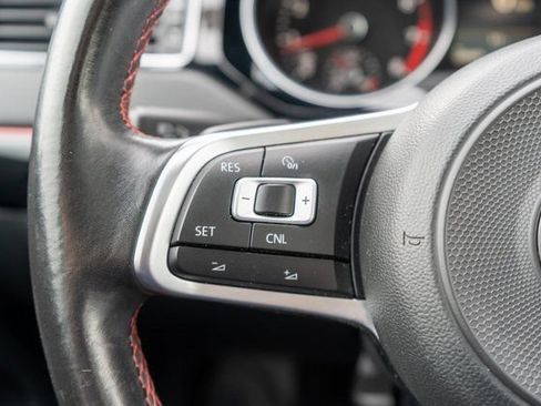 Used 2017 Volkswagen Jetta GLI FWD image 31