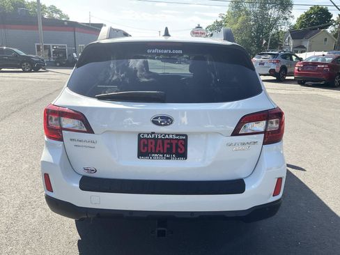 Used 2017 Subaru Outback 2.5i Limited AWD/4WD image 4