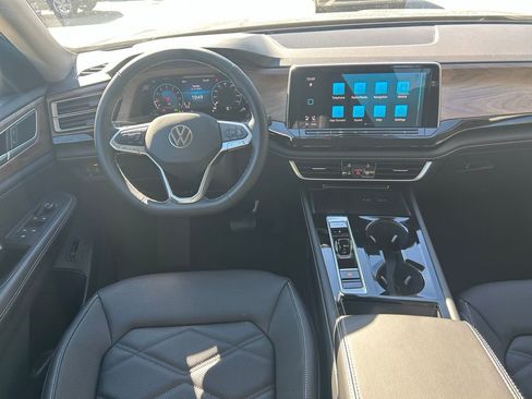 New 2026 Volkswagen Atlas SE FWD image 9