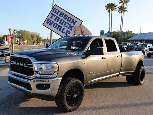 Used 2024 RAM 3500 Big Horn AWD/4WD image 1