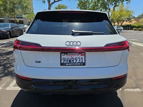 Used 2024 Audi Q8 e-tron Premium Plus w/ Premium Plus Package AWD/4WD image 5