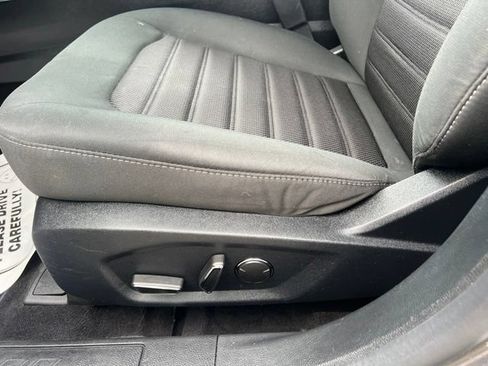 Used 2020 Ford Fusion SE FWD image 20