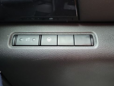 Certified 2024 Nissan Pathfinder SV FWD image 29