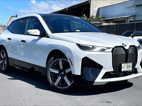 Used 2025 BMW iX xDrive50 image 10