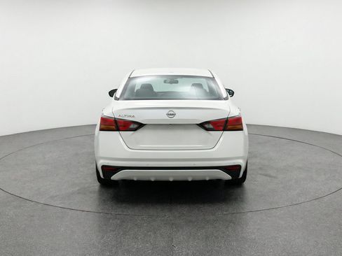 Used 2025 Nissan Altima 2.5 SV FWD image 7