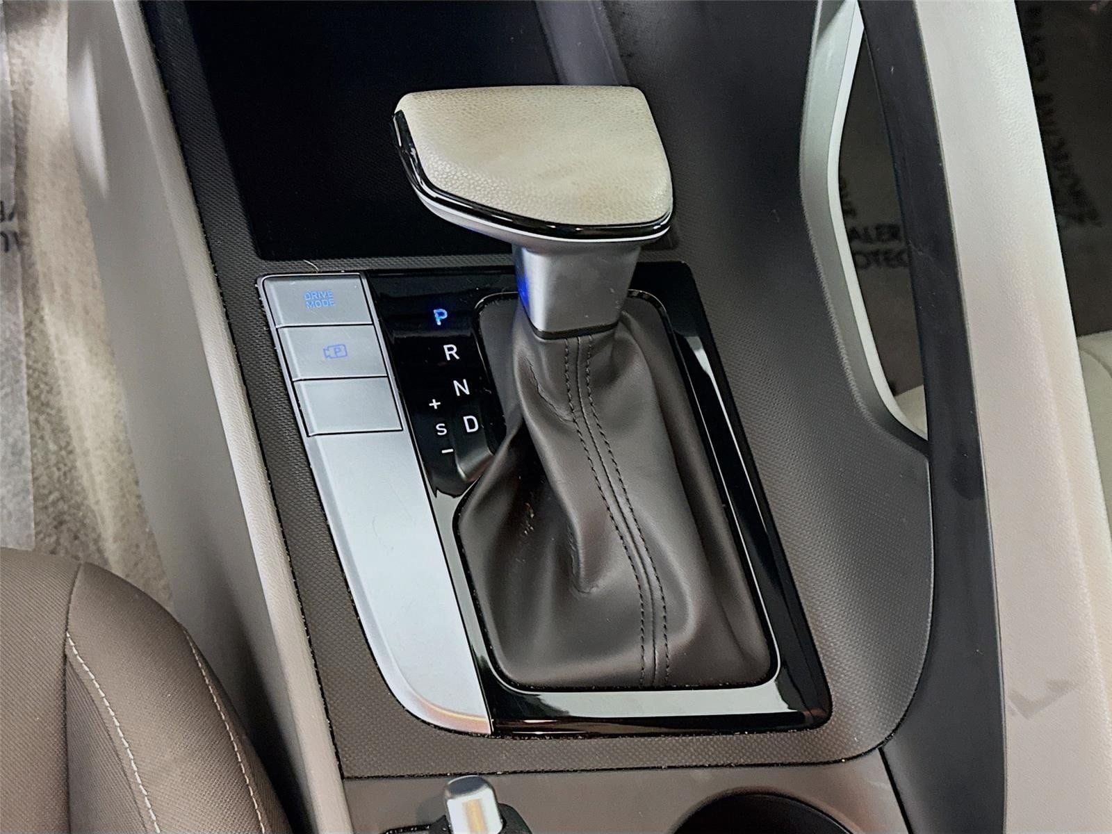 Certified 2024 Hyundai Elantra SEL FWD image 18