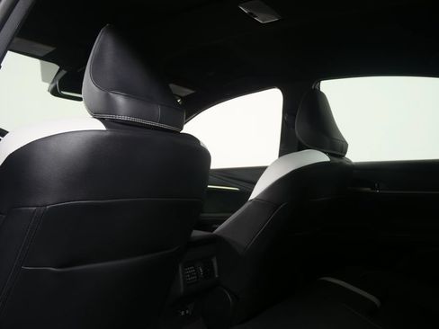 Used 2026 Toyota Camry SE w/ Multimedia Upgrade Package FWD image 17