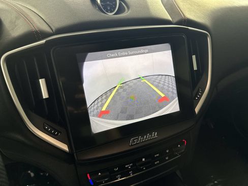 Used 2018 Maserati Ghibli RWD image 13