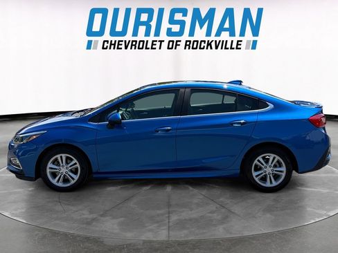 Used 2018 Chevrolet Cruze LT w/ Sun And Sound Package FWD image 3