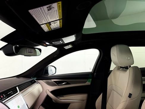 Used 2026 Jaguar F-PACE R-Dynamic S image 14