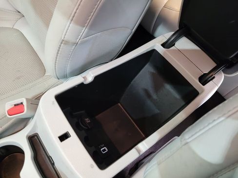 Used 2019 Jeep Cherokee Limited image 39