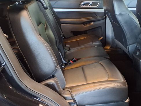 Used 2016 Ford Explorer XLT w/ Equipment Group 202A AWD/4WD image 12