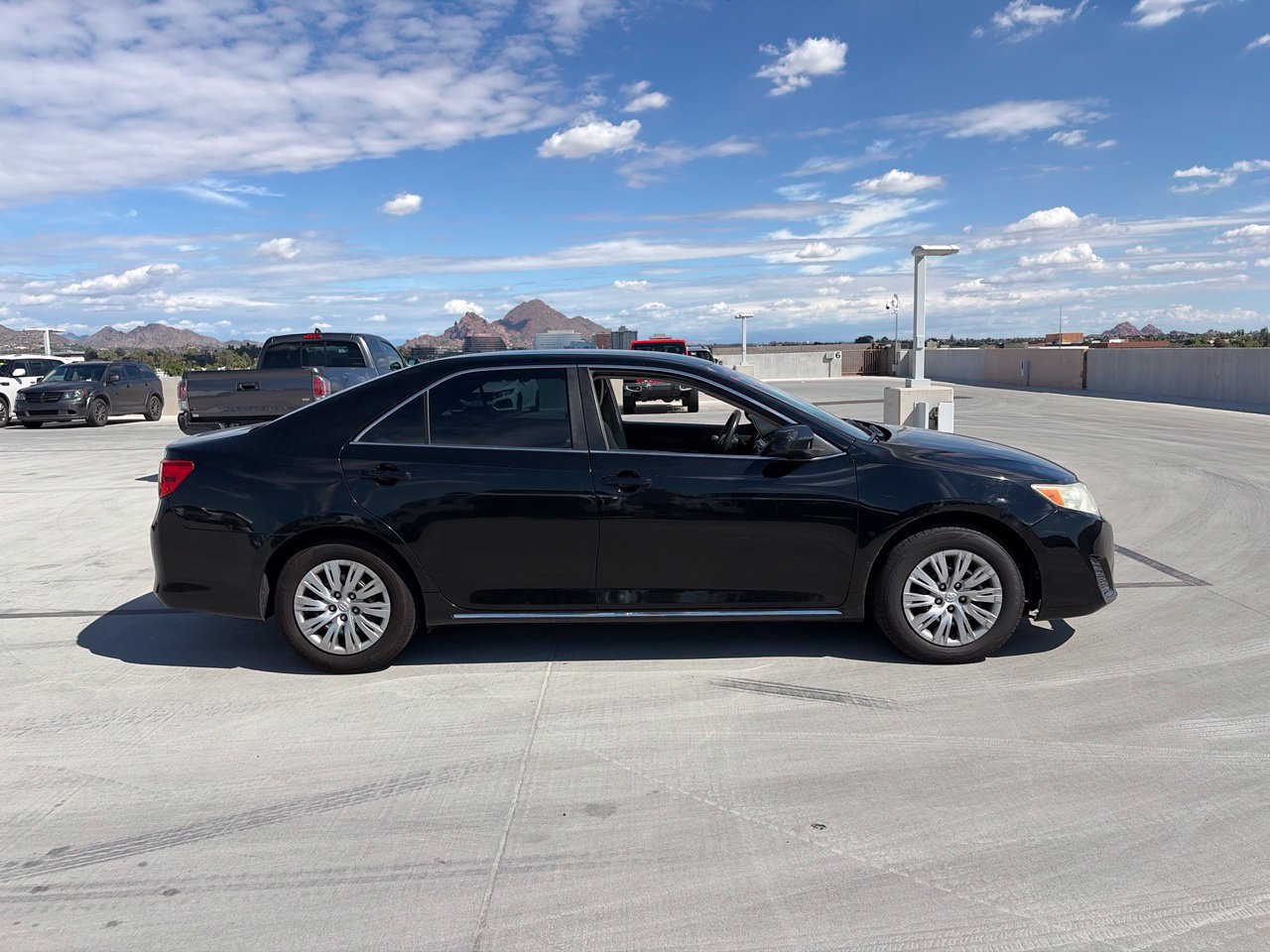 Used 2014 Toyota Camry LE FWD image 3