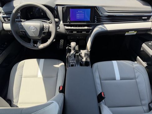 Used 2026 Toyota Camry SE FWD image 13