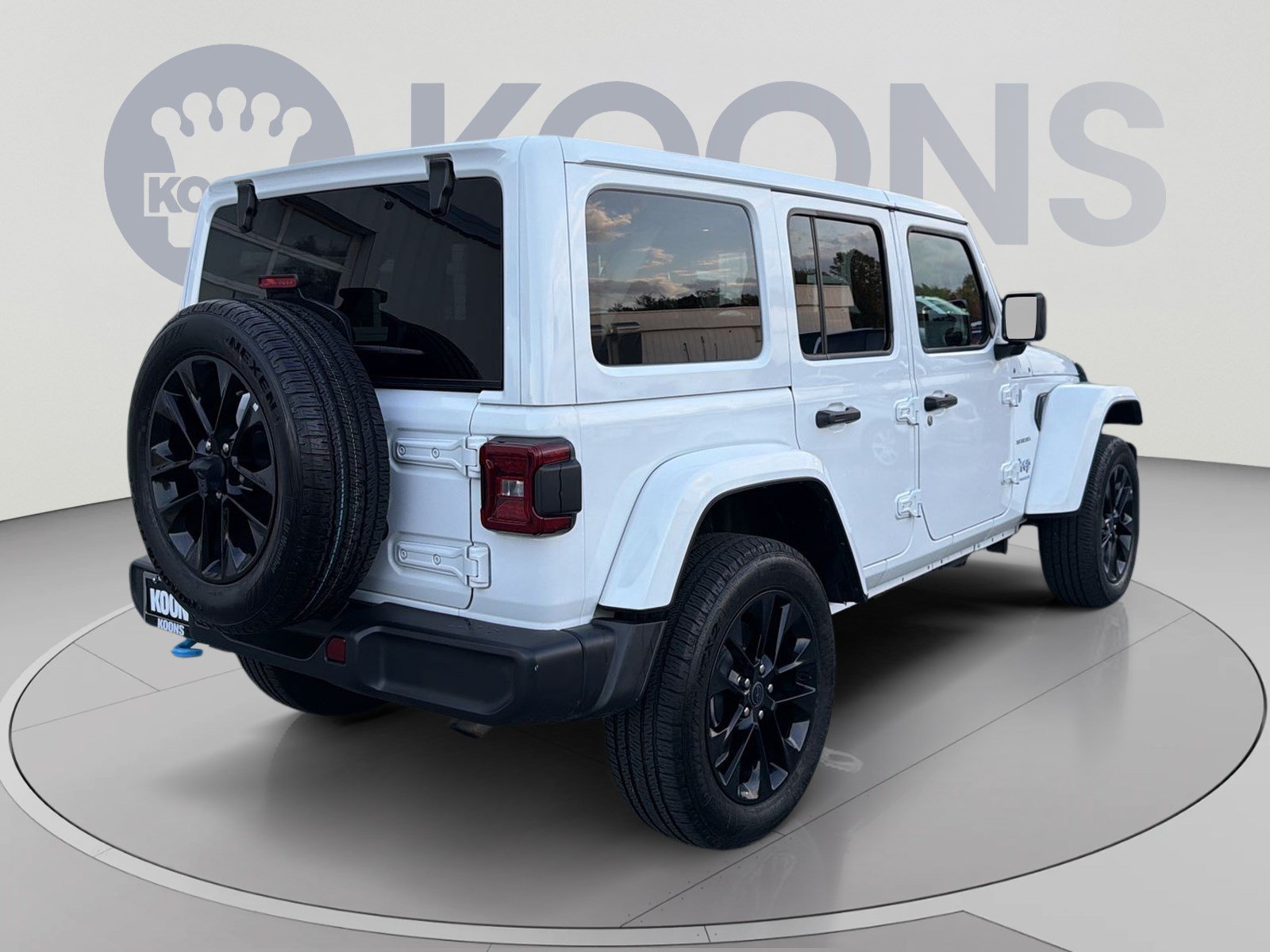 Used 2024 Jeep Wrangler Unlimited Sahara AWD/4WD image 7