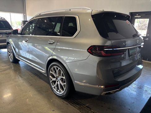 Used 2025 BMW X7 xDrive40i AWD/4WD image 8