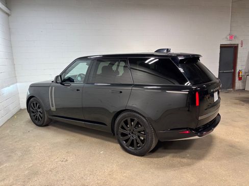 Used 2023 Land Rover Range Rover SE AWD/4WD image 10