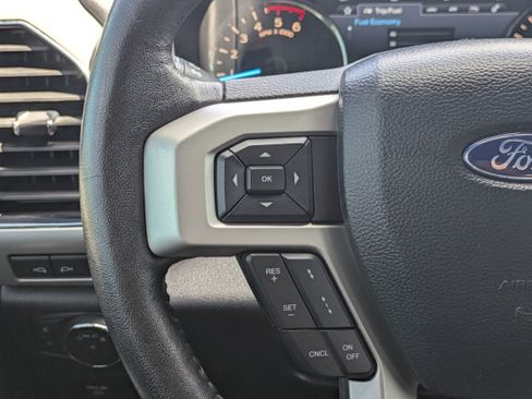 Used 2019 Ford F150 Lariat w/ Equipment Group 502A Luxury AWD/4WD image 30