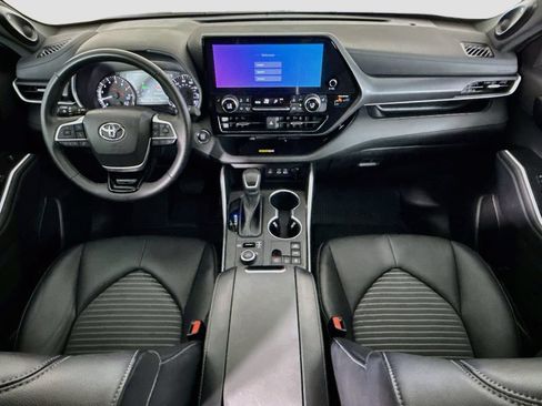 Used 2023 Toyota Highlander XSE AWD/4WD image 13