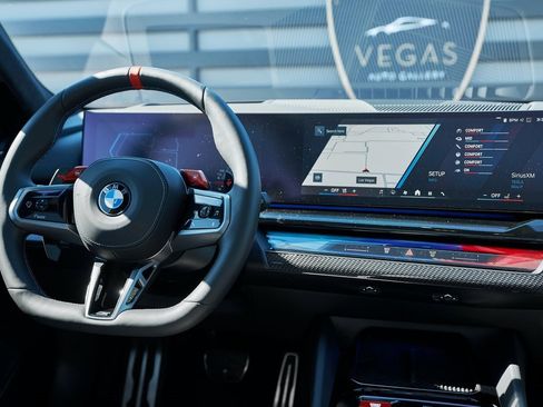 Used 2025 BMW M5 Touring image 54