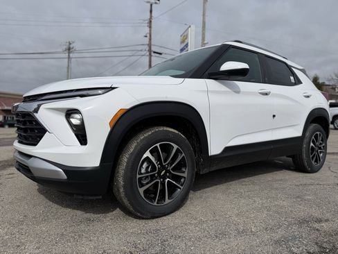 New 2026 Chevrolet TrailBlazer LT image 2