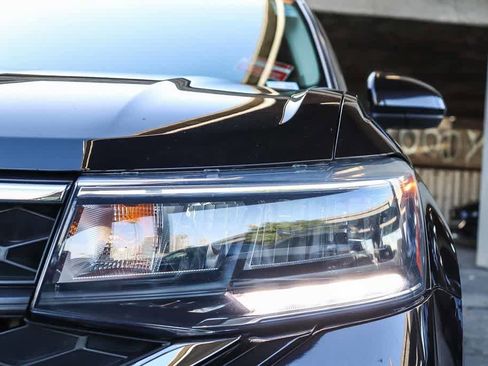 Used 2022 Volkswagen Taos SE image 7