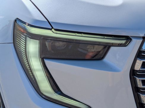 Certified 2024 GMC Acadia Denali image 4