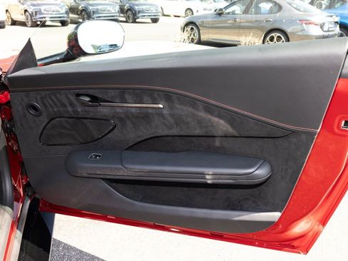 Used 2025 Aston Martin V8 Vantage Coupe RWD image 47