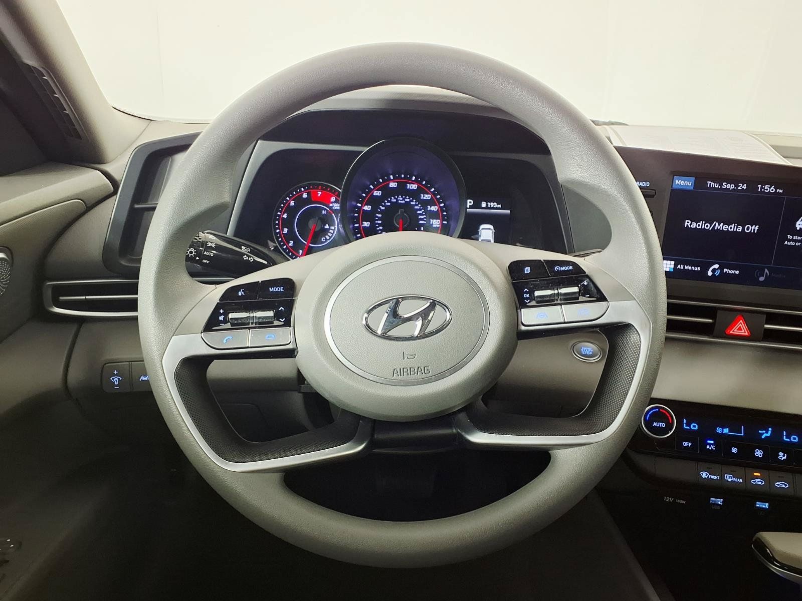 Certified 2023 Hyundai Elantra SEL FWD image 15