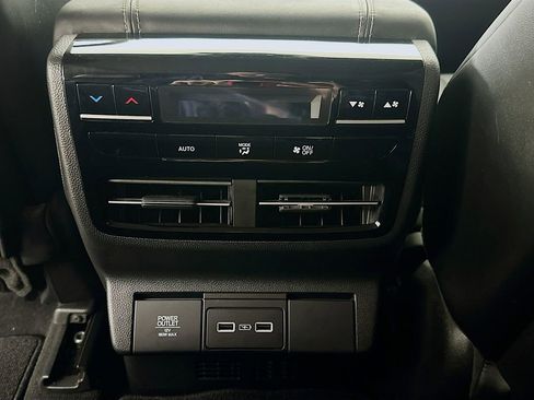 Used 2023 Acura MDX SH-AWD w/ Technology Package image 31