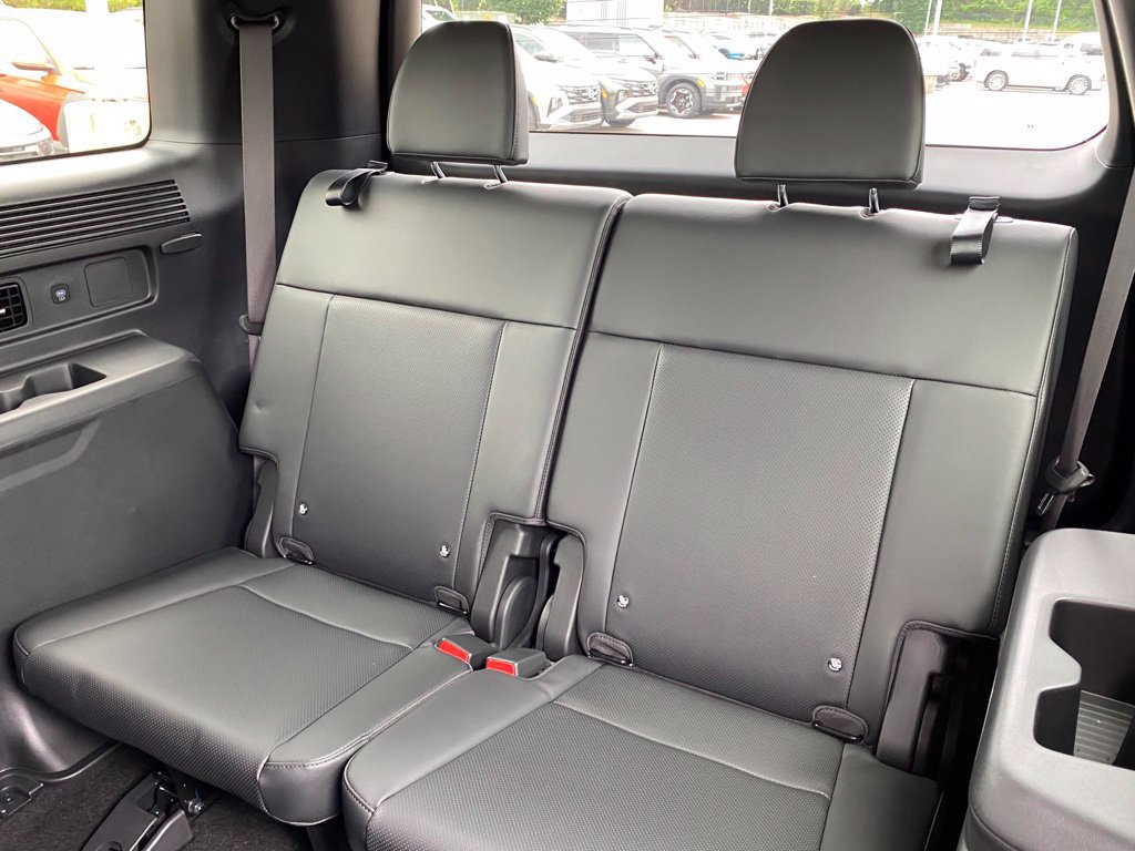 Used 2025 Hyundai Santa Fe SEL FWD image 25