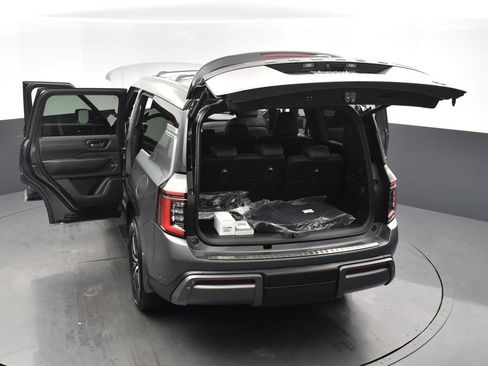 New 2026 Nissan Armada SL image 31