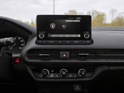 Used 2023 Honda HR-V LX image 9