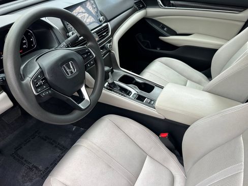 Used 2019 Honda Accord EX image 4