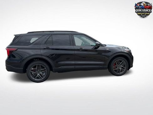 Used 2025 Ford Explorer ST-Line w/ ST-Line Street Pack AWD/4WD image 7