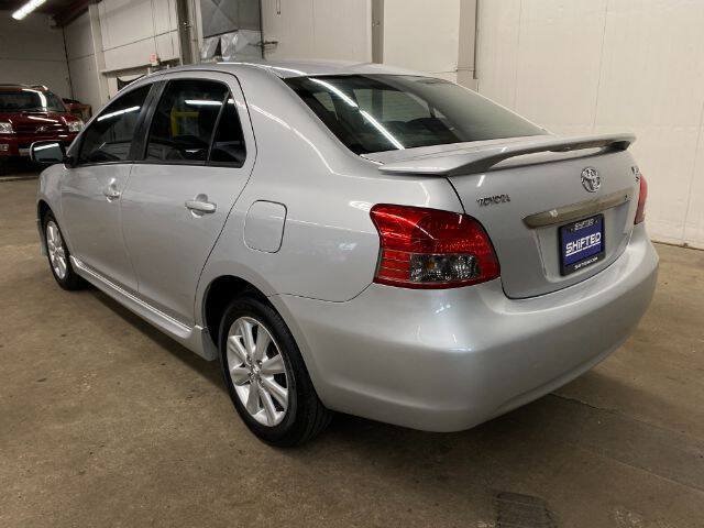 Used 2009 Toyota Yaris S FWD image 3