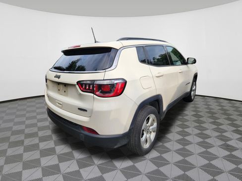 Used 2019 Jeep Compass Latitude AWD/4WD image 4