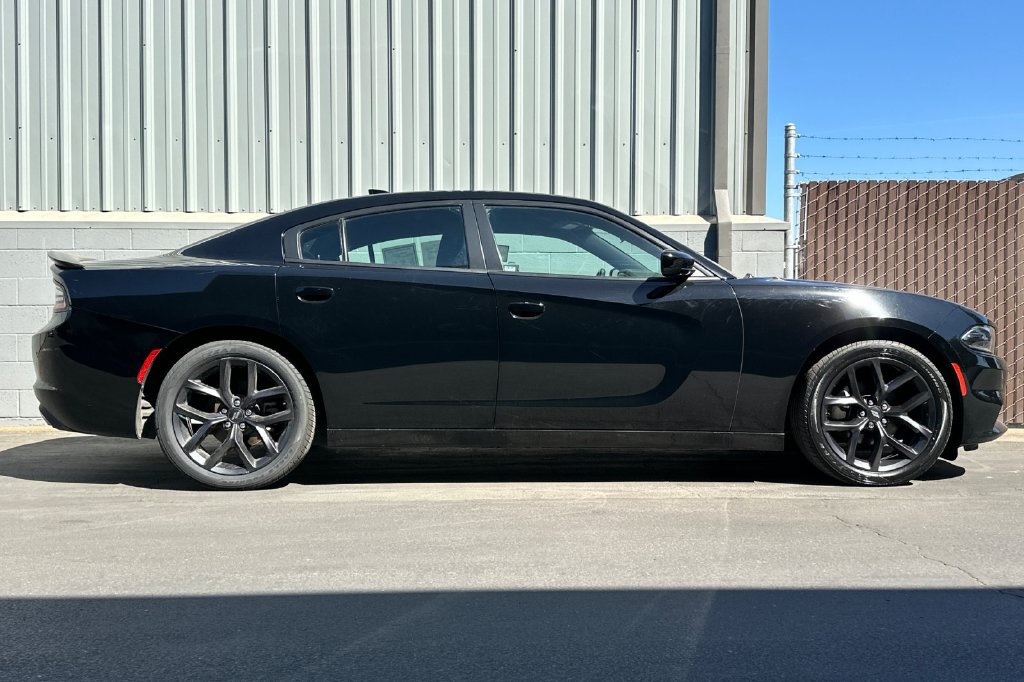 Used 2023 Dodge Charger SXT w/ Blacktop Package RWD image 3