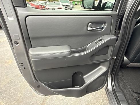 Used 2022 Nissan Frontier PRO-4X AWD/4WD image 24