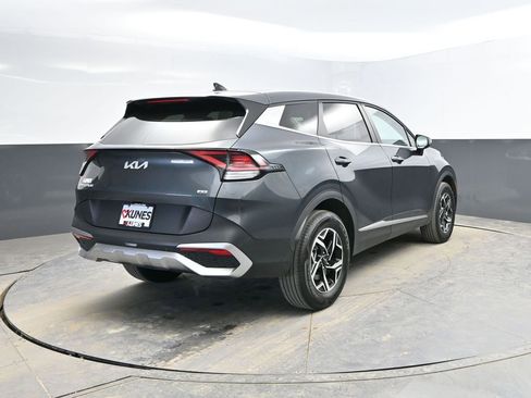 Used 2025 Kia Sportage LX image 9