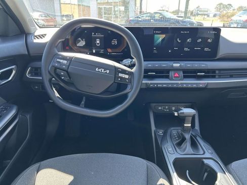 Certified 2025 Kia K4 LXS image 26