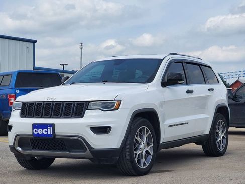 Used 2022 Jeep Grand Cherokee Limited w/ Tech Group RWD image 2
