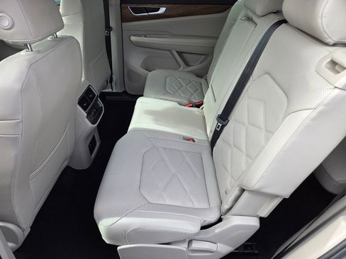 New 2026 Volkswagen Atlas SE image 7