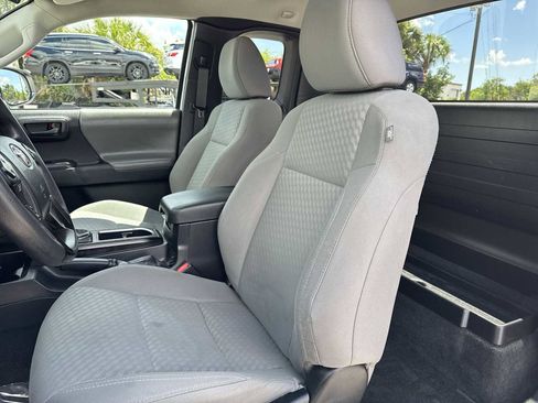 Used 2022 Toyota Tacoma SR RWD image 19
