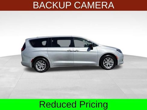 Used 2024 Chrysler Voyager LX FWD image 8