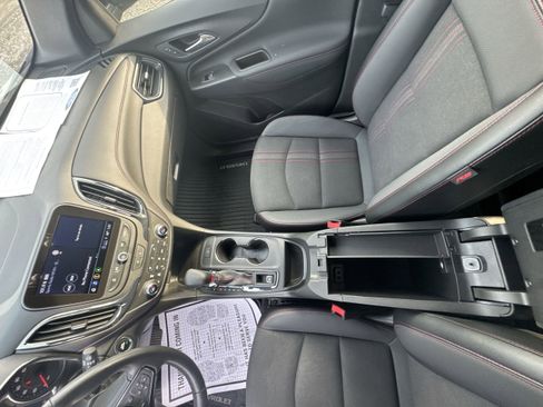 Used 2022 Chevrolet Equinox RS w/ Infotainment Package image 36