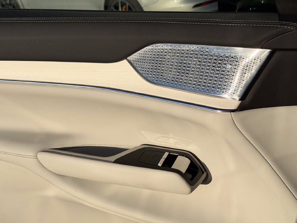 Certified 2025 Volvo EX90 Ultra AWD/4WD image 39