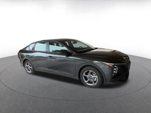 Used 2025 Kia K4 LXS FWD image 2