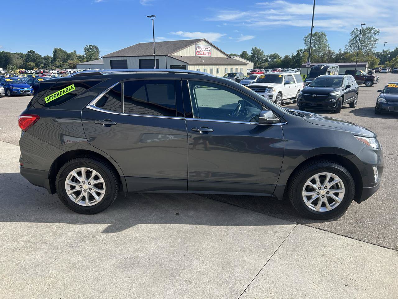 Used 2019 Chevrolet Equinox LT w/ Sun & Navigation Package AWD/4WD image 4