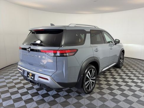 Certified 2024 Nissan Pathfinder Platinum AWD/4WD image 11